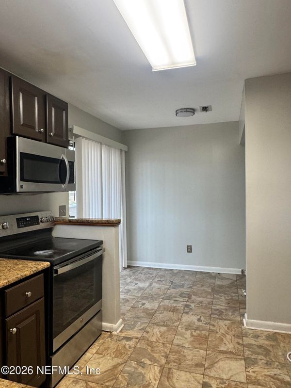 Foto del edificio - 8343 Westover Ct