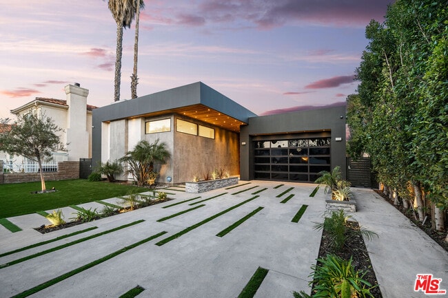 Building Photo - 4458 Mammoth Ave