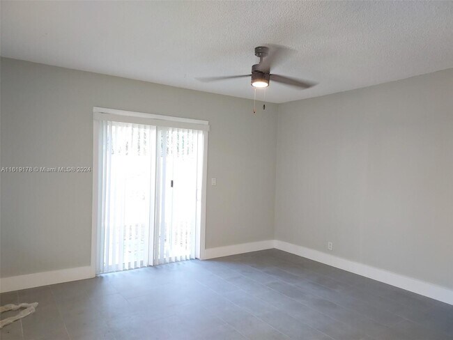 Foto del edificio - 808 SW 14th Terrace