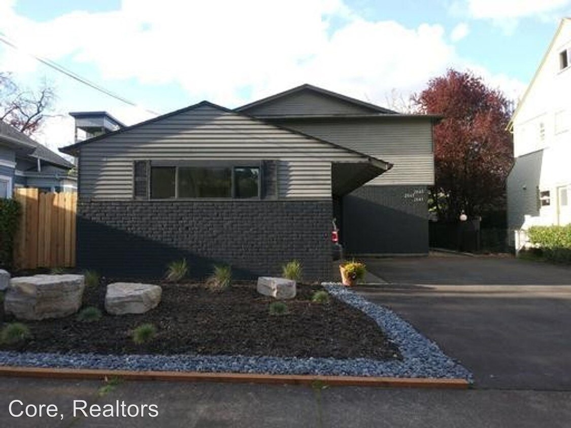 2641 NW Savier St, Portland, OR 97210 Apartment for Rent in Portland