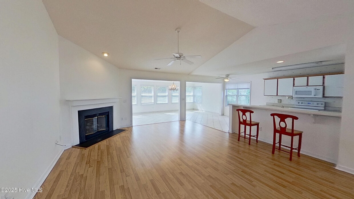 Foto principal - 303 Putnam Dr