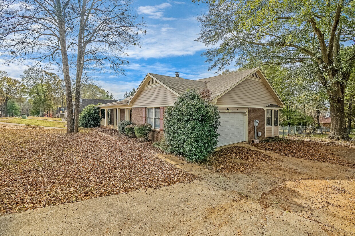 Foto principal - 118 Raleigh Way