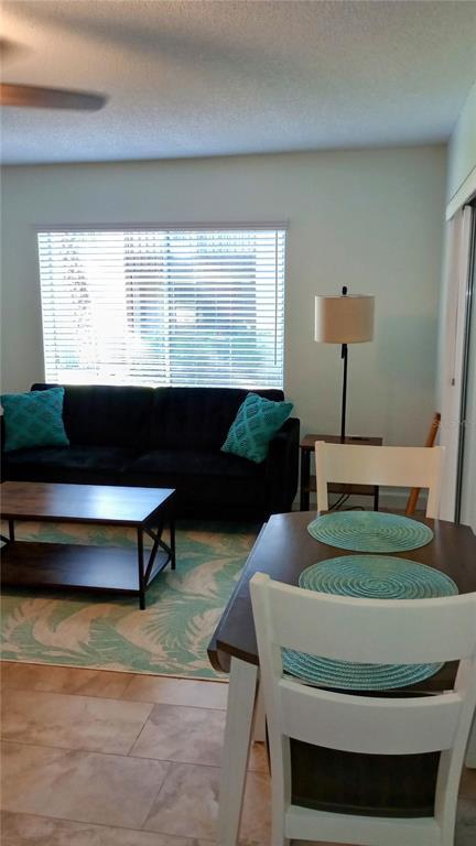 Foto del edificio - 4215 E Bay Dr