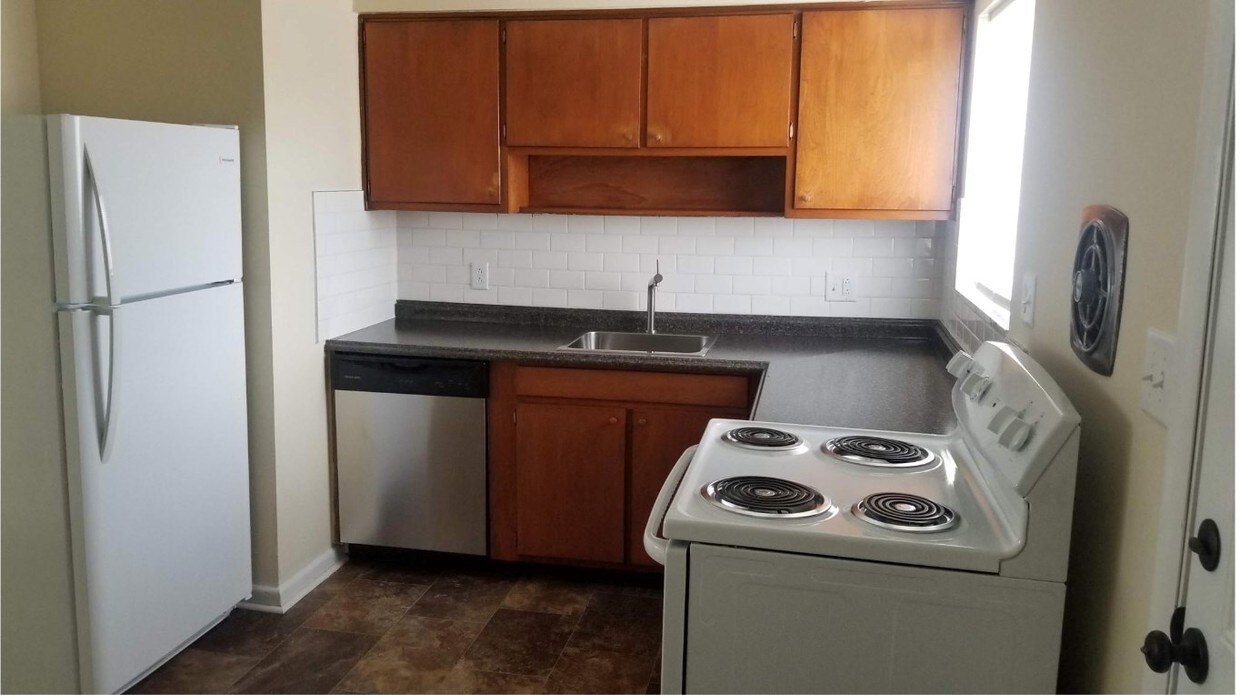 4916 Arbor Village Dr, Columbus, OH 43214 Apartments in Columbus, OH