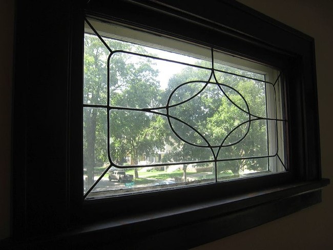 antique windows - 945 Spaight St