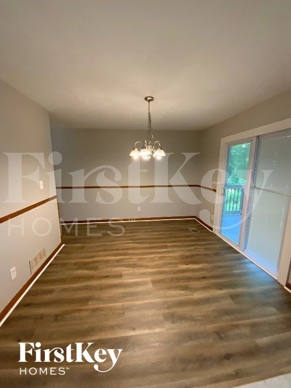 Building Photo - 6646 Birchwood Ct