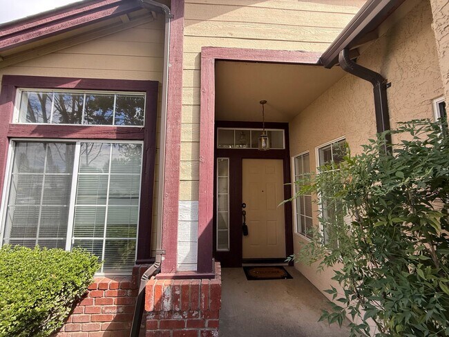 Foto del edificio - 6415 Shasta Creek Way