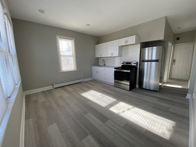 Building Photo - 4614 Rising Sun Avenue, Unit 4