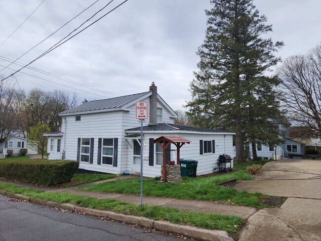 Foto del edificio - 123 W Mohawk St