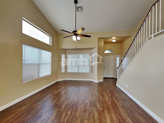 Foto del edificio - 346 E Ivy Street