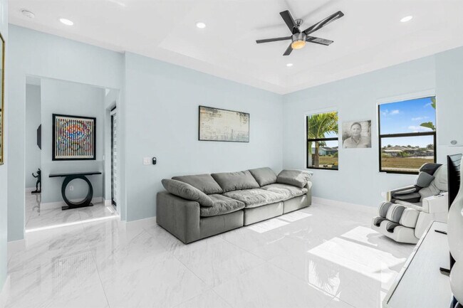 Building Photo - 3611 Gulfstream Pkwy