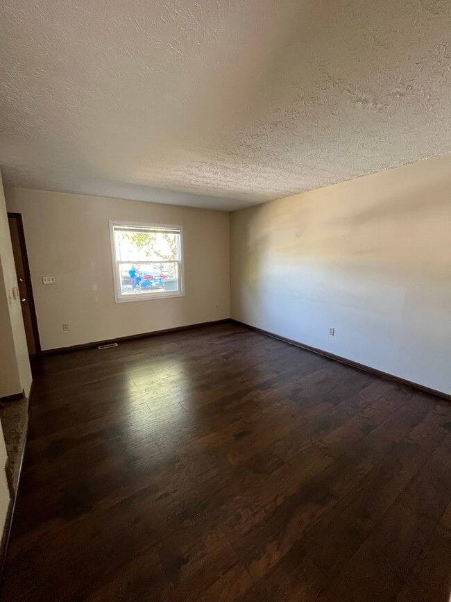Building Photo - 1581 Park Place Dr