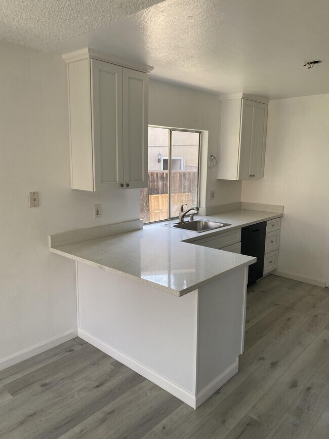 Building Photo - 3250 Boswall Ct