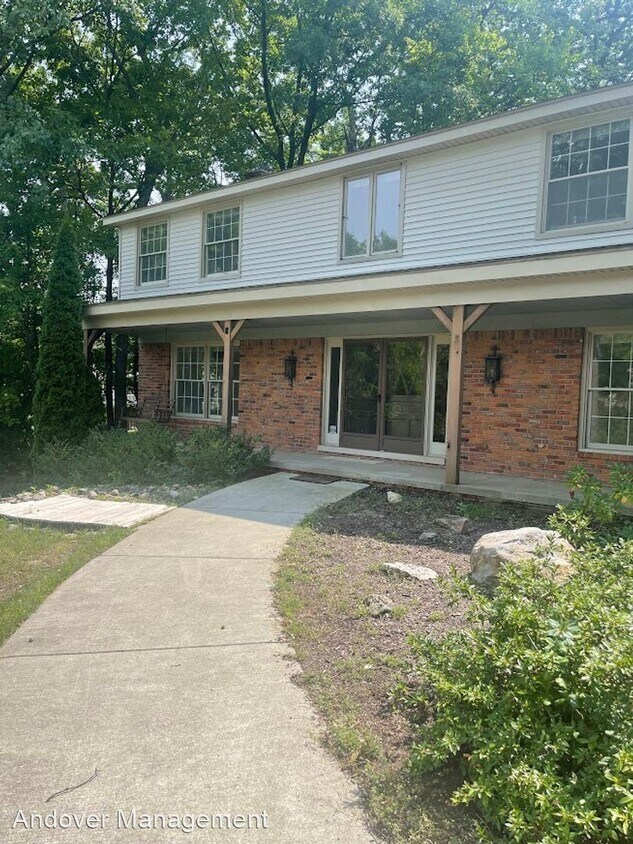 Foto principal - 4 br, 2.5 bath House - 4371 S Willoway Est...