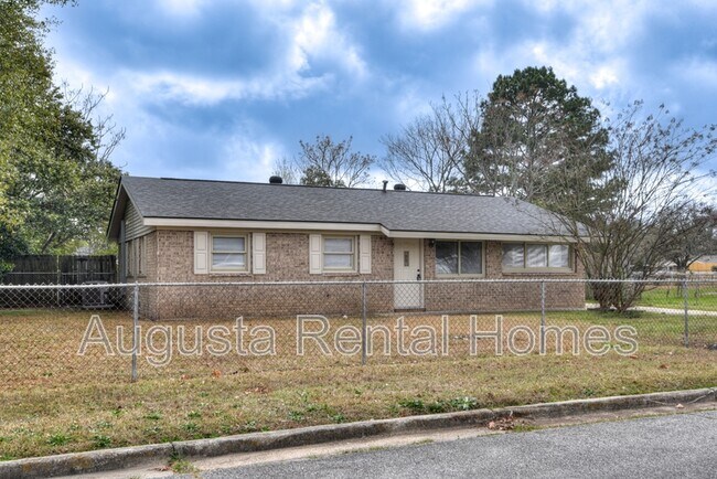 Building Photo - 3330 Young Forest Dr