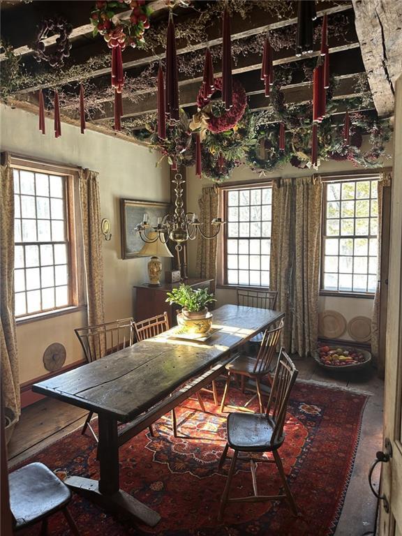 Foto del edificio - 245 Cove Point Rd W