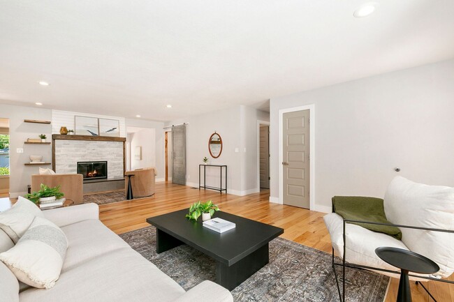 Building Photo - Adorable 3 bedroom 3 bathroom near PVH