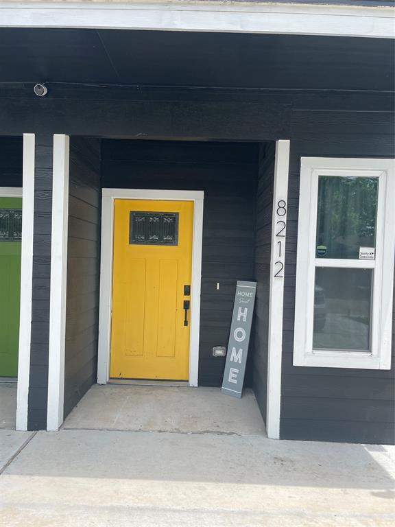 Foto principal - 8212 Knox St