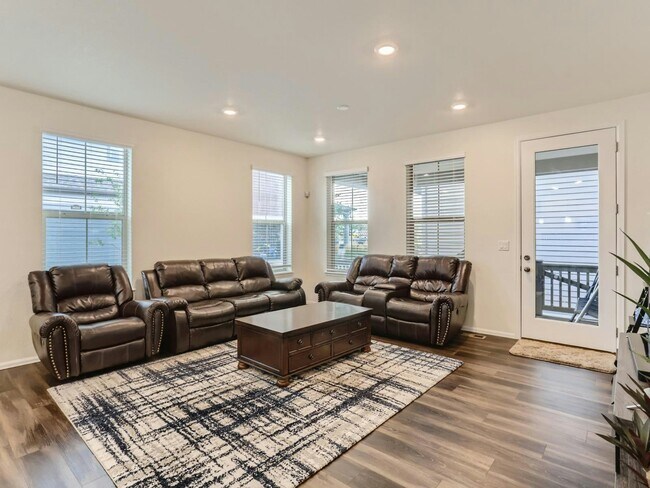 Foto del edificio - 9696 Meeker St