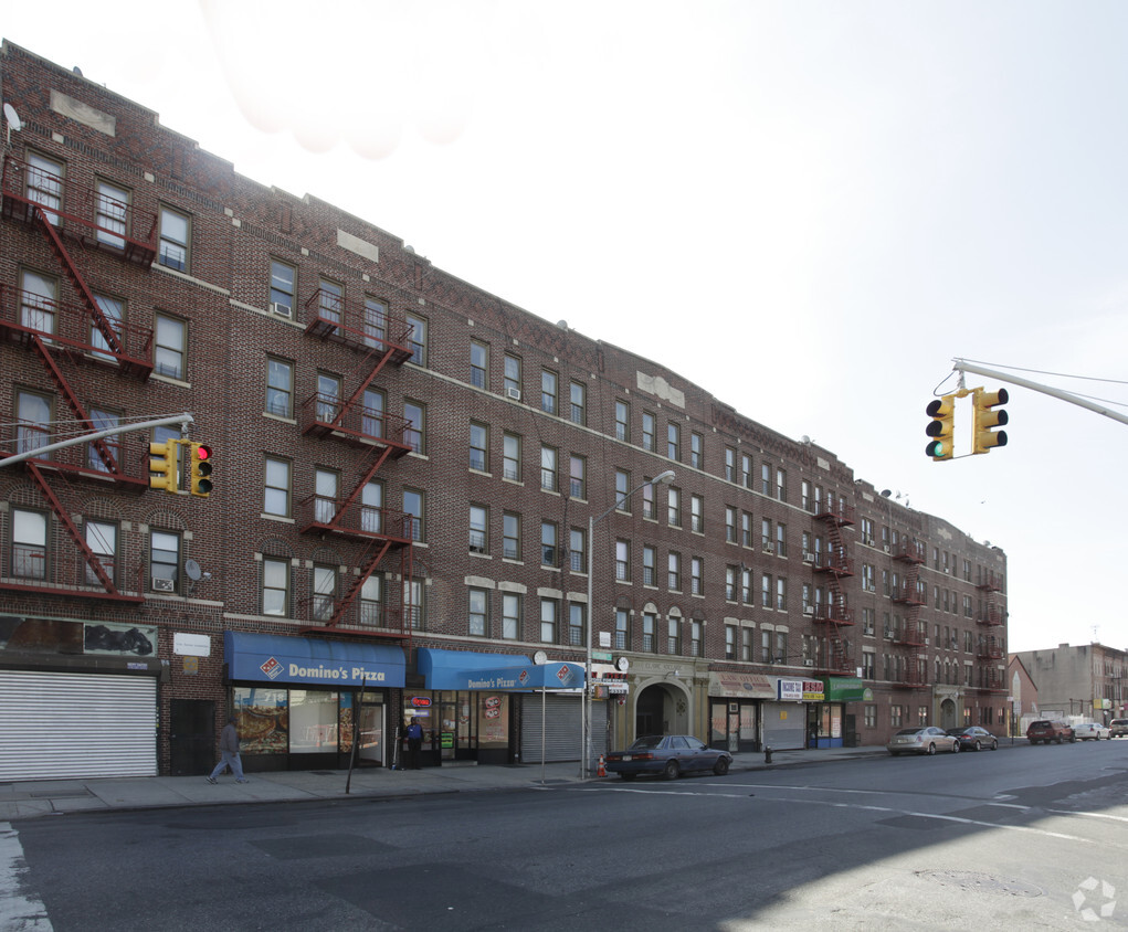 Foto principal - 1555-1565 Nostrand Ave