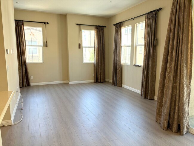 Foto del edificio - 1021 Chandler Dr