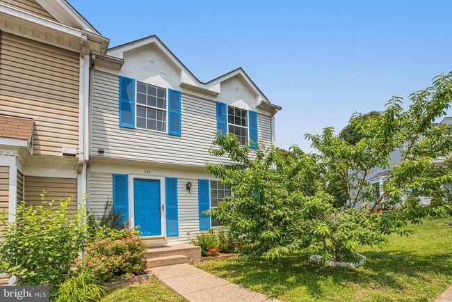 Building Photo - 111 Aston Ct