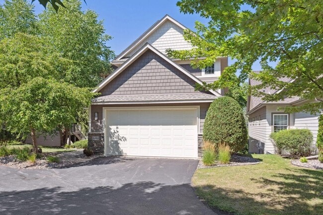 Building Photo - 6484 Ivy Way