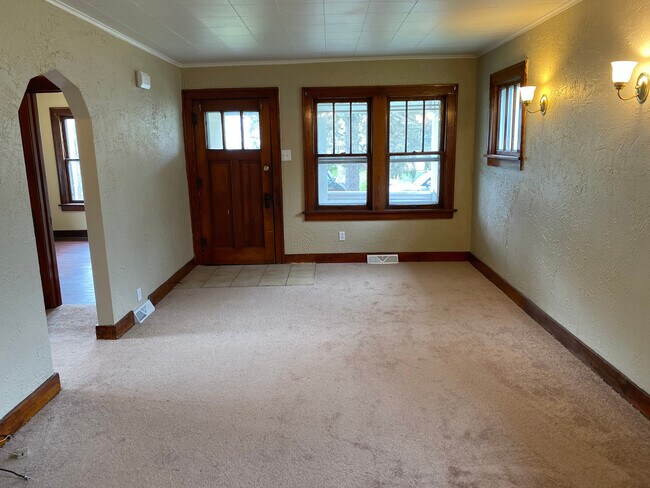 Foto del edificio - Two Bedroom Home on Marland Heights