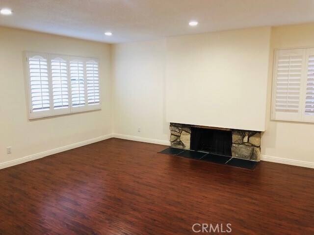 Building Photo - 8181 Bellhaven St