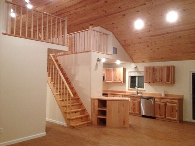 Foto del edificio - 2/2 w/ Loft - Electric Included!