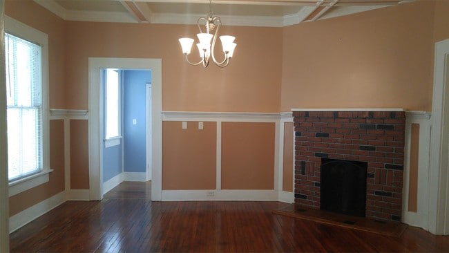 Building Photo - 610 W 2nd Ave