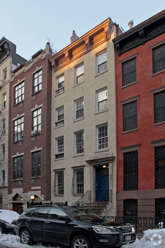 Primary Photo - 447 W 44th St
