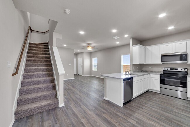 Building Photo - MOVE IN SPECIAL!! CALL FOR MORE DETAILS