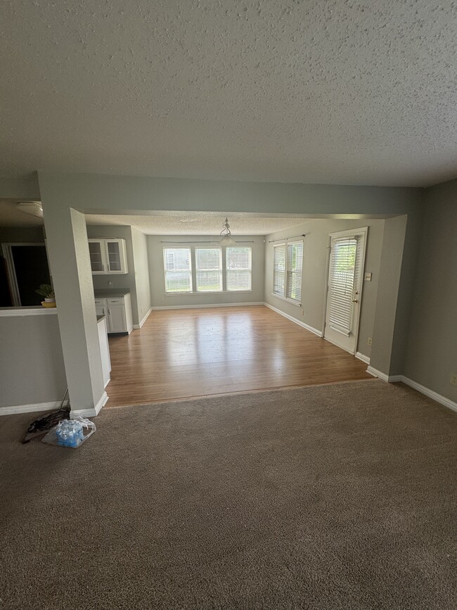 Building Photo - 6624 Olive Branch Ct