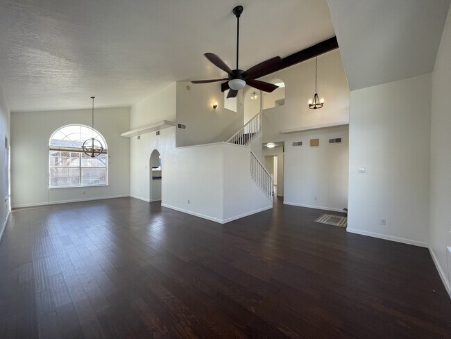 Foto del edificio - 10538 Olympic St NW