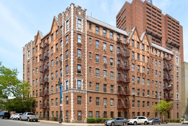 Building Photo - Lenru Apartments