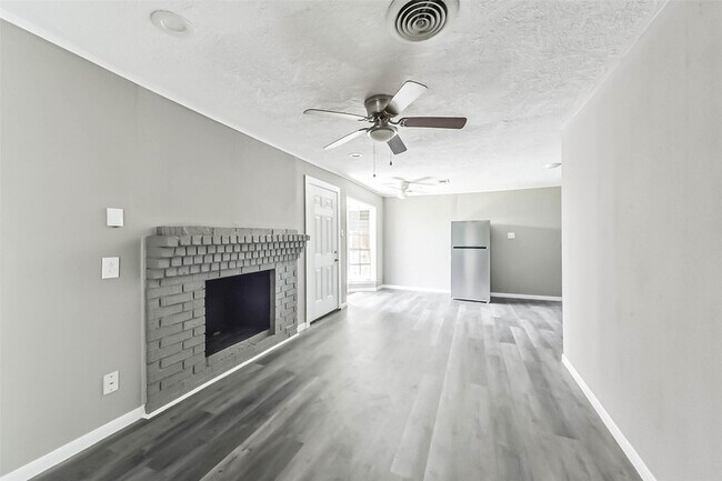 Foto del edificio - 14249 Brownsville St