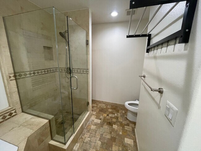 Foto del edificio - 8742 Walker St