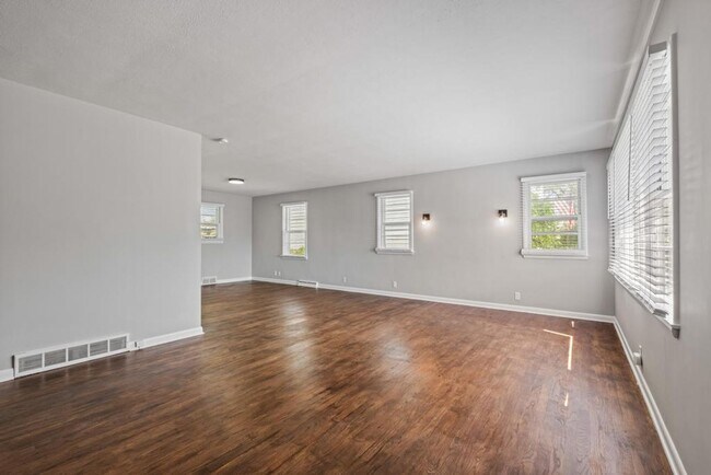 Foto del edificio - 7214 Northridge Dr