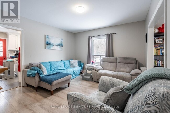 Photo du bâtiment - 34 Bond St S