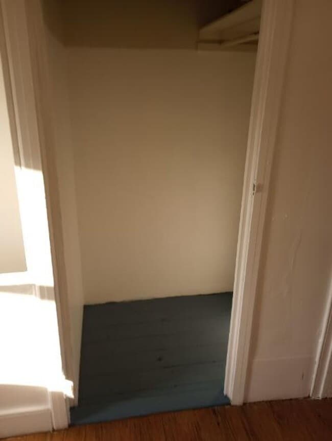 Building Photo - 864 N 6th St