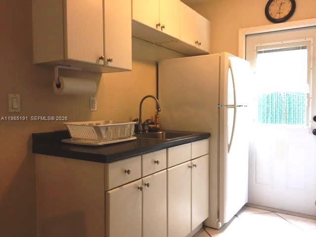 Foto del edificio - 7315 Byron Ave