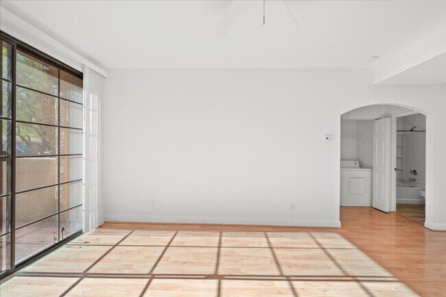 Building Photo - Fabulous Home!