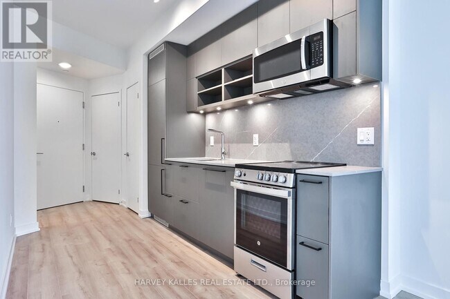 Photo du bâtiment - 135-1135 E Liberty St