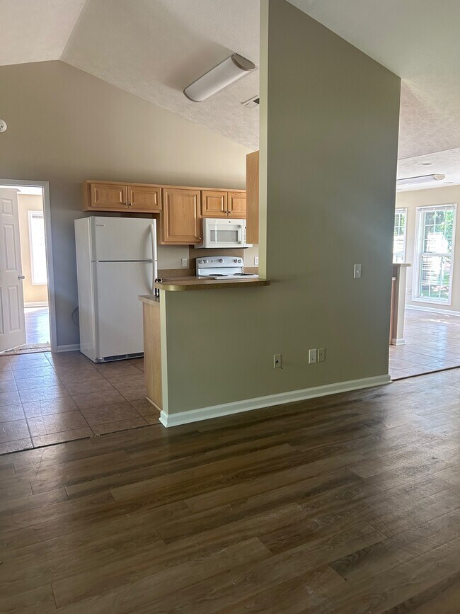 Building Photo - 123 Citadel Dr