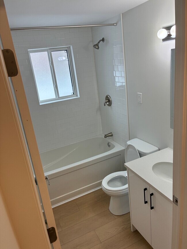 Photo du bâtiment - 12 McKenzie Ave