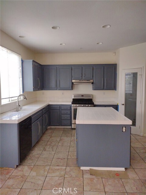 Foto del edificio - 14948 Hillstone Ave