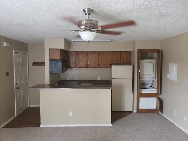 Foto del edificio - 9825 Walnut St