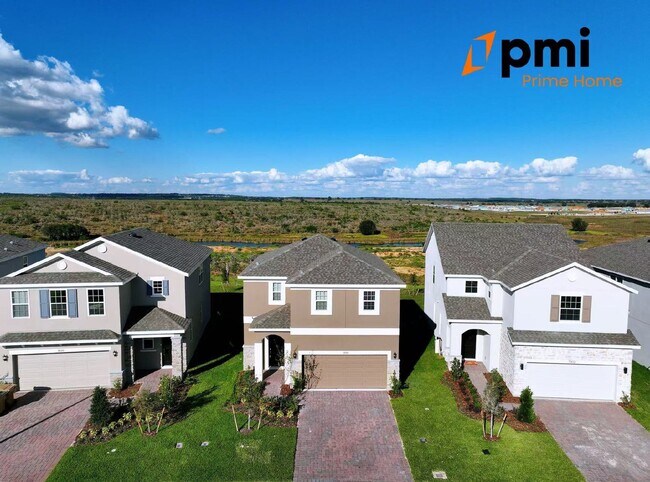 Building Photo - "Stunning 4-Bed Home with 2.5 Baths & Spac...