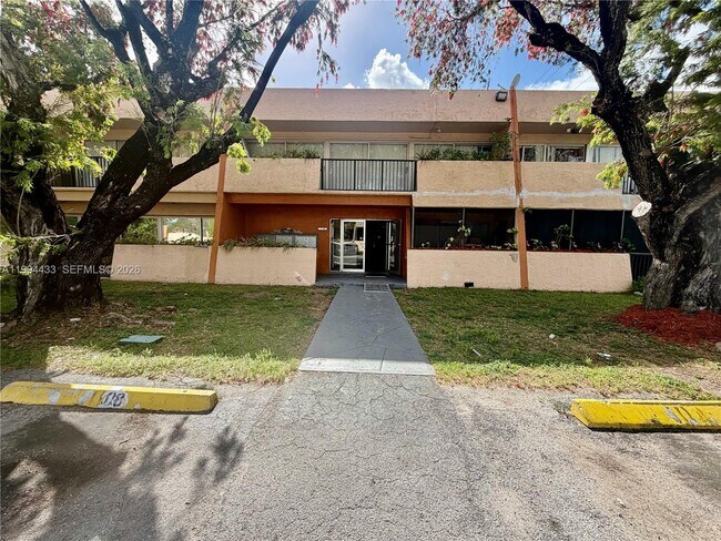 Foto del edificio - 488 NE 18th Ave